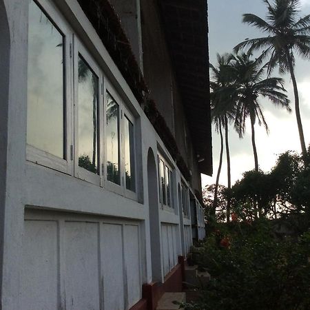 New Rest House Sea View Hotel Negombo Eksteriør billede